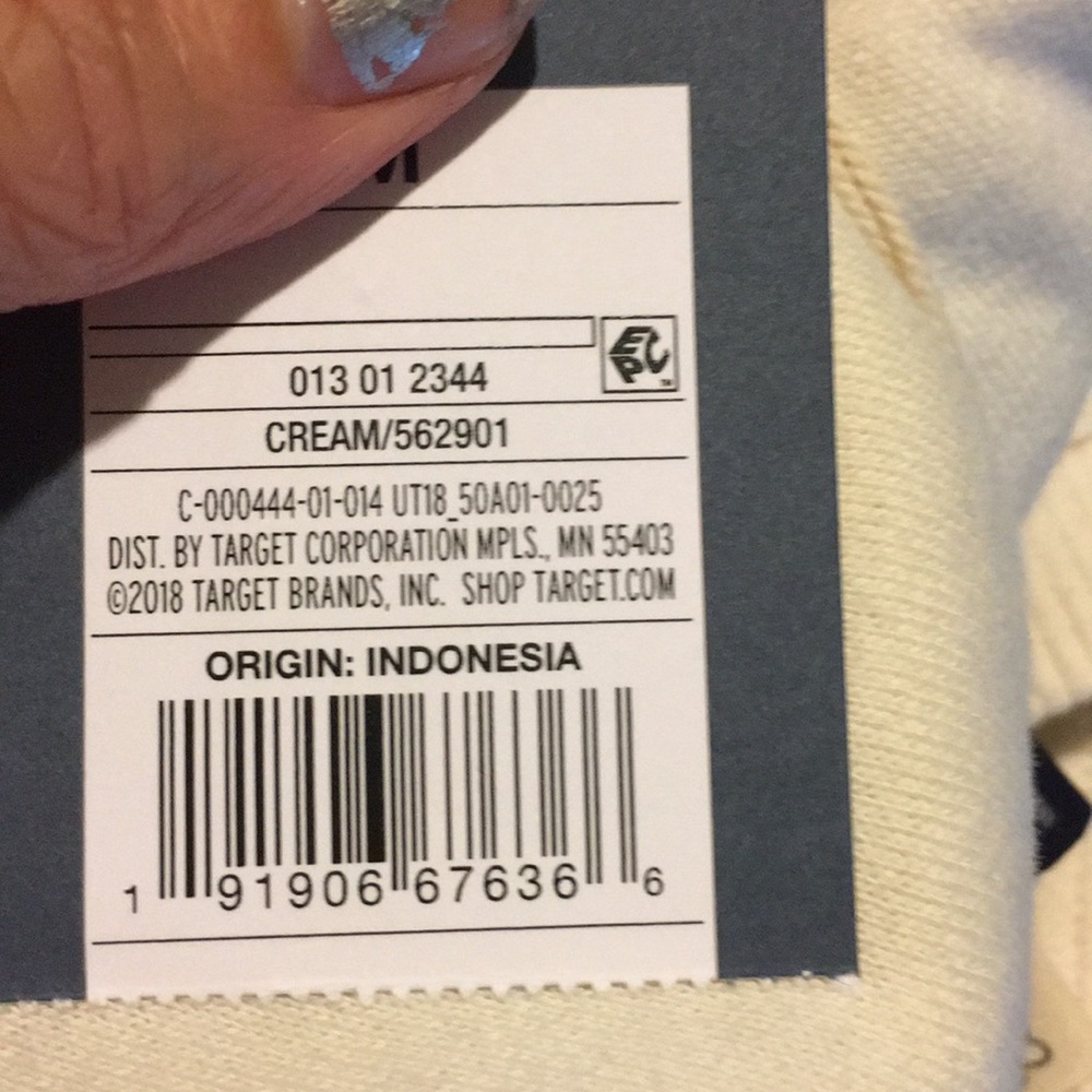 Women's Sweatshirt - Universal Thread Cream
Size large - Picture 4 of 4